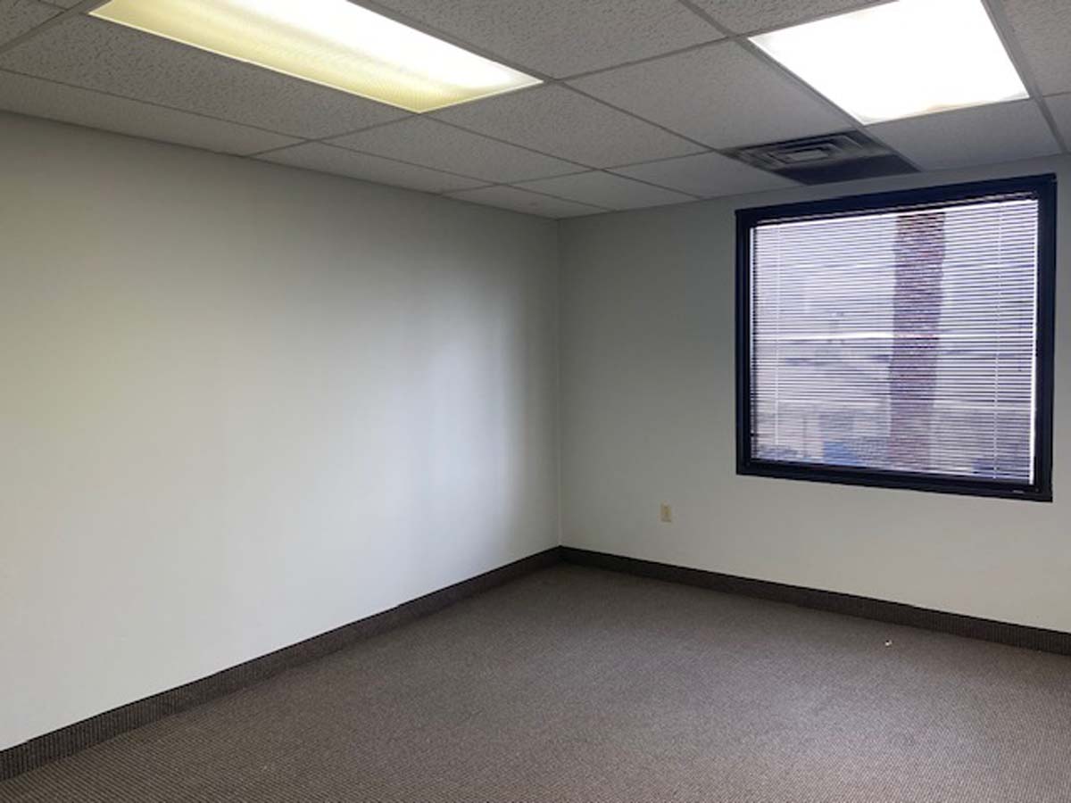 Office Park South N218 - Image 10