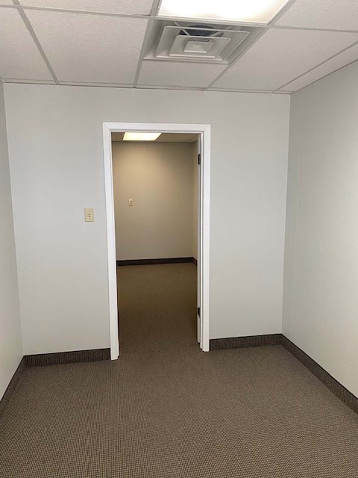 Office Park South N218 - Image 4